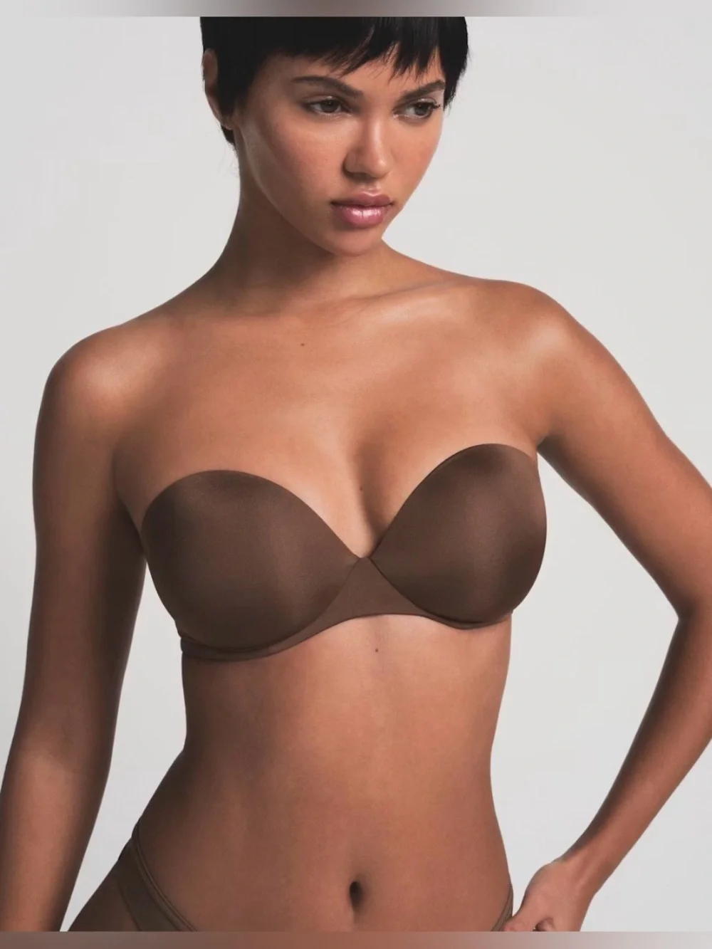 NWT SKIMS Women’s Ultimate Push-Up Convertible Strapless Bra Color Cocoa - 30D